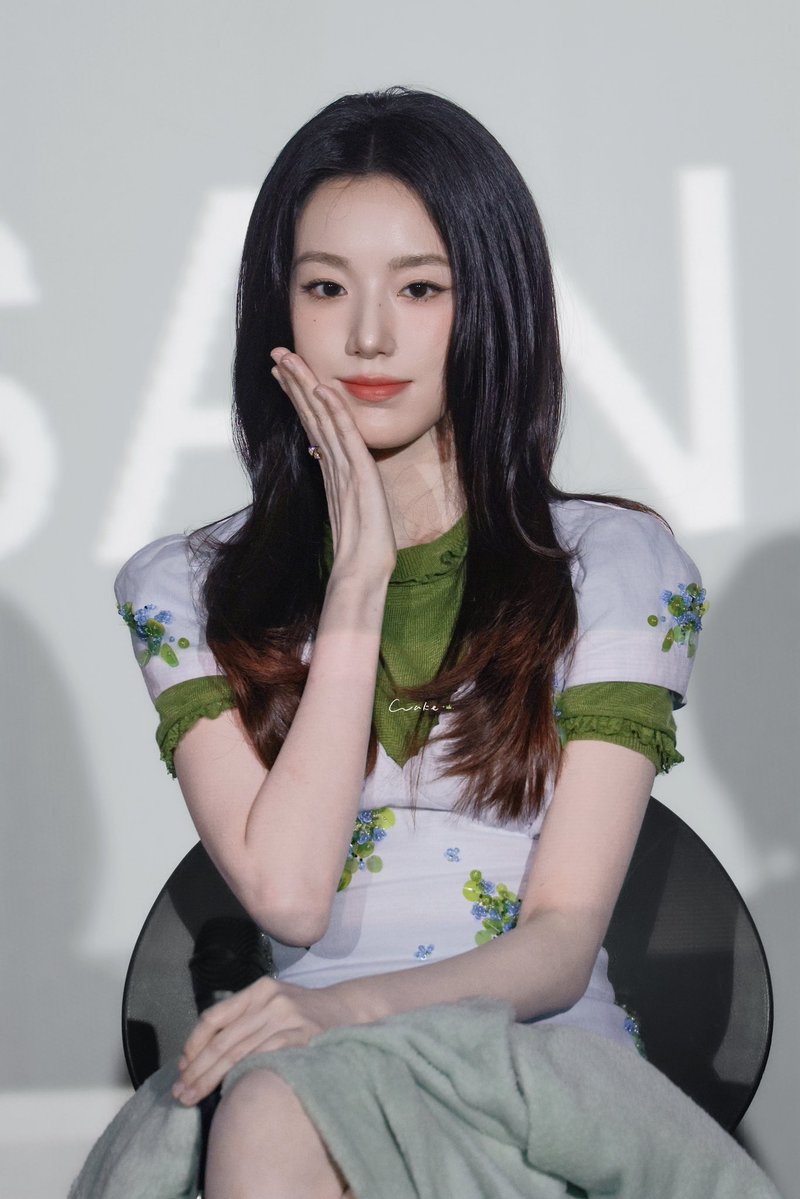 jmkf9's tweet photo. 可爱宝

#SHUHUAxBIFF2026
#오래오래행복하게_부국제_슈화
#슈화 #SHUHUA https://t.co/VcvSN2NMd2
