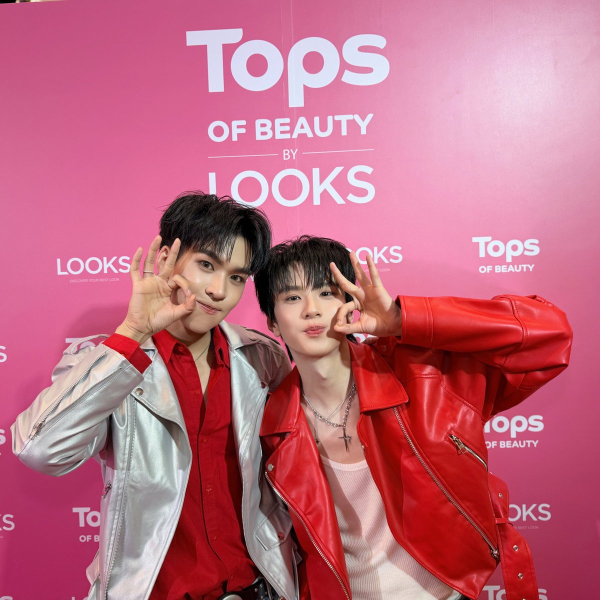 DomundiTV's tweet photo. ขอขอบคุณ @Fino_Thailand และ @topsthailand ที่ให้เกียรติ “อู่อู๋” @Auautnp และ “เซฟ” @savewrg ได้มาร่วมกิจกรรมงานในวันนี้นะคะ 🥰

ขอขอบคุณแฟน ๆ ทุกคนที่มาเจอกัน รวมถึงแฟน ๆ ที่ส่งกำลังใจมาให้ทั้งสองคนด้วยนะคะ 🫶🏻✨️

#FinoxAuauSave https://t.co/FEQT3bZon0