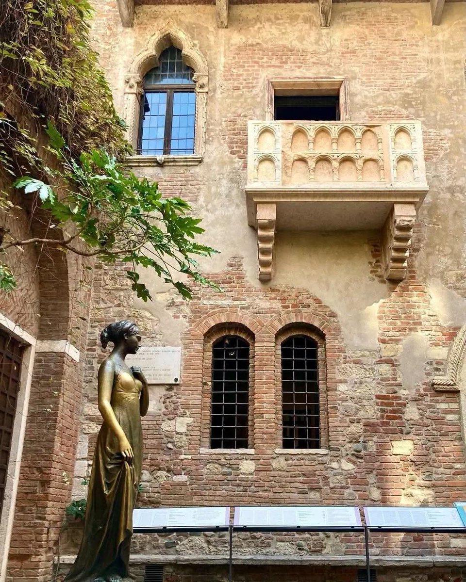MozartCultures's tweet photo. Juliet house in Verona, Italy https://t.co/itj5agM3BW