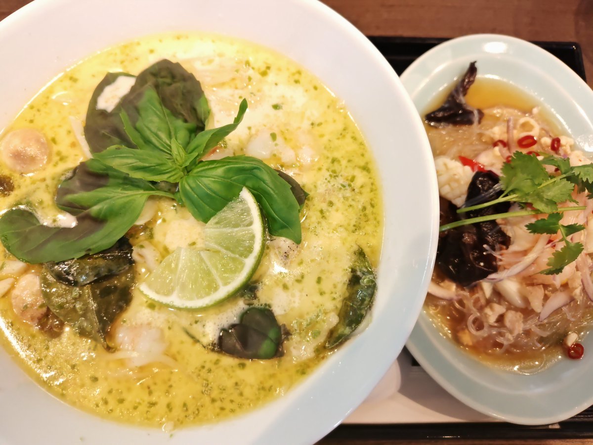 09_comomo613pom's tweet photo. 会員限定メニューにワクワク😆💓
#ラー博 #新道らぁ麺 さんへ

☆グリーンカレーヌードル

まろやかココナッツミルクに、
エキゾチックな香辛料の風味🥥😍
ちゅるりん滑らか麺をすすって、
ぷりぷり海老、コリッとつぶ貝をモグモグ😋🎵
ヤムウンセンは爽やかウマ…うひ〜辛い🤣❗

ごちそうさまでした https://t.co/6Nl6QpzBZb
