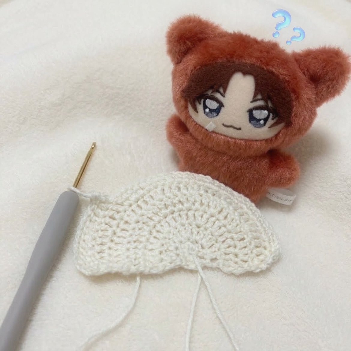 9fhqlm's tweet photo. ちみけもえーじにボンネット編んだよ🧶
サイズ感ミスって目数半端なところあるけど気にしないでね😌 https://t.co/ZQE83O2SDR