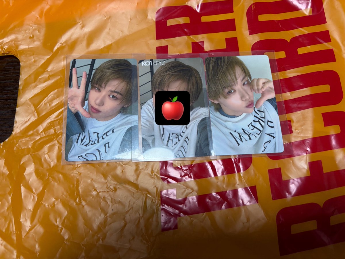 n8uu6rn's tweet photo. @moguyume0906 検索より失礼します^ᴗ ᴗ^♡
こちらに枚所持しております⸜🙌🏻⸝‍
照井選出との交換は可能でしょうか？難しいと思いますがご検討頂けると幸いです🙇‍♀️ https://t.co/J8QWj3S59X