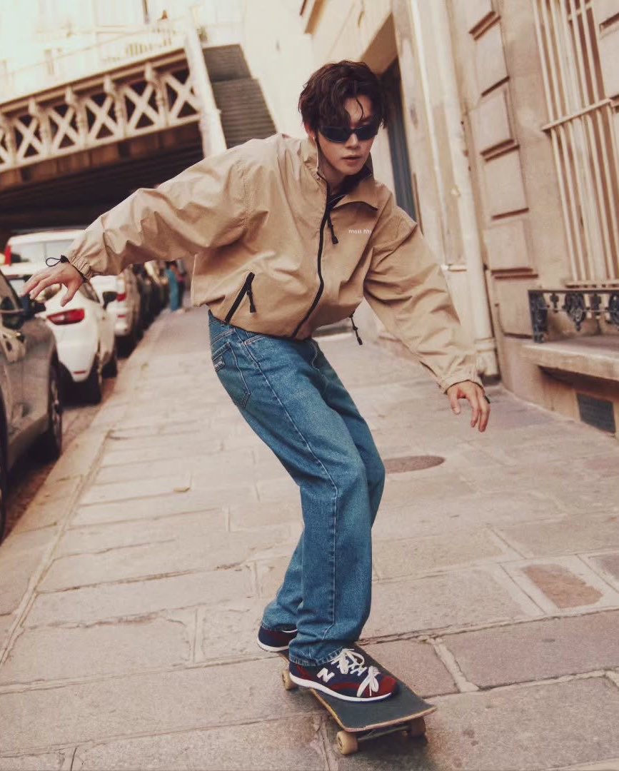 archivezzn's tweet photo. sk8er boi https://t.co/xYky32BQmd