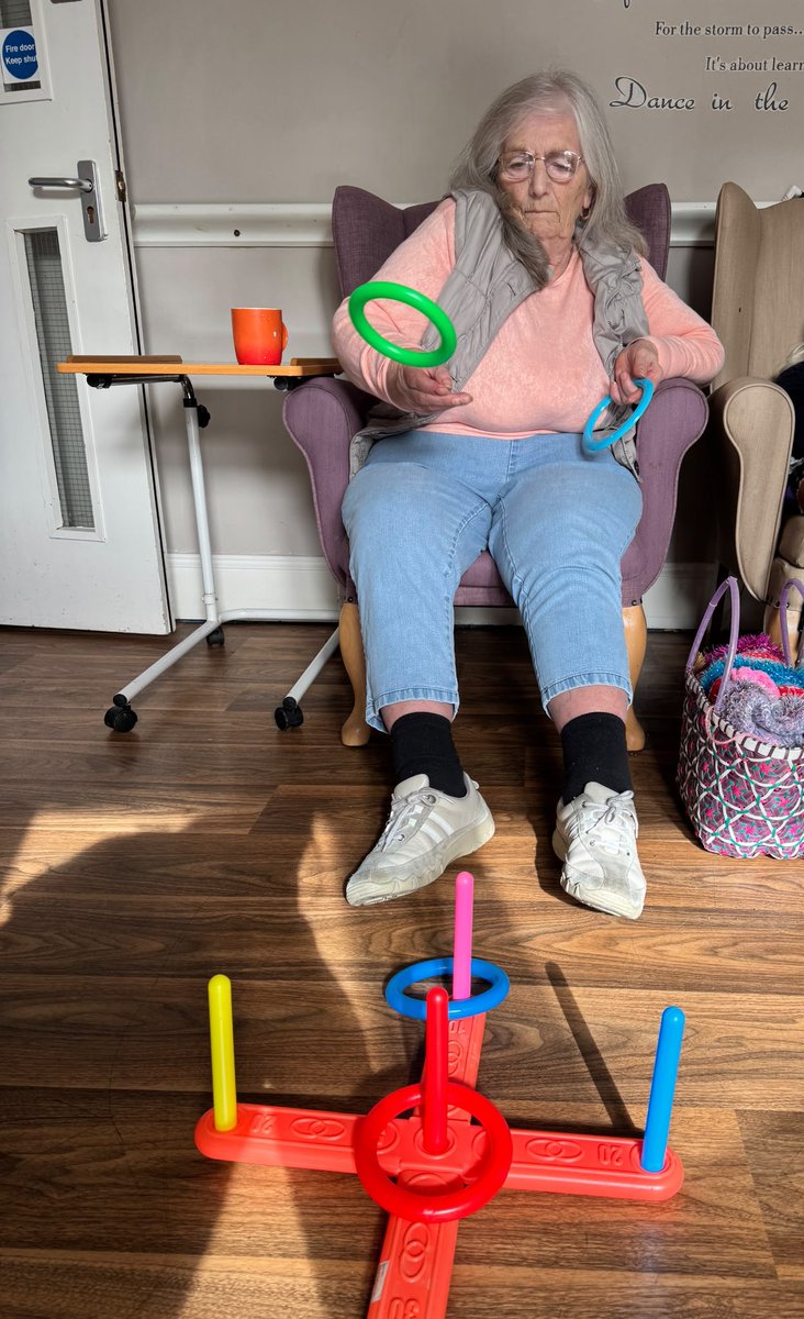 FromeNHome's tweet photo. There’s been a bit of everything happening around the home lately, from getting the paints out and trying leaf printing to a surprisingly competitive game of quoits.
#frome #somerset #caring #dementiacare https://t.co/lzB3zX5ZIq