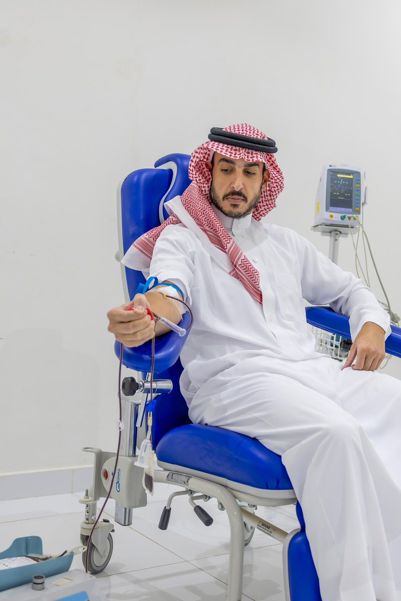AljoufSA's tweet photo. سمو أمير #منطقة_الجوف يتبرع بالدم مشاركًا في الحملة الوطنية السنوية للتبرع بالدم التي أطلقها سمو #ولي_العهد.

https://t.co/5Pf7Bt3fVD
#حملة_ولي_العهد_للتبرع_بالدم https://t.co/sXrItQ5N95