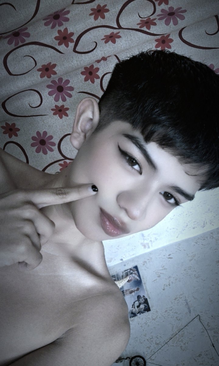 saricortess's tweet photo. Regreso su femboy 😵‍💫🍑🔥 Les gusta mi colita?

Telegram: https://t.co/lsaSGCwUjy

OnlyFans: https://t.co/dBcunX7Yk0 https://t.co/SCR9c8s7G1
