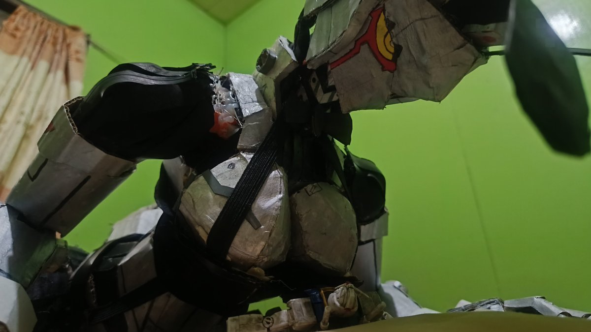 ContigoHaiden's tweet photo. Gundams having the time with his bunny wife https://t.co/P0RdaLnMFA