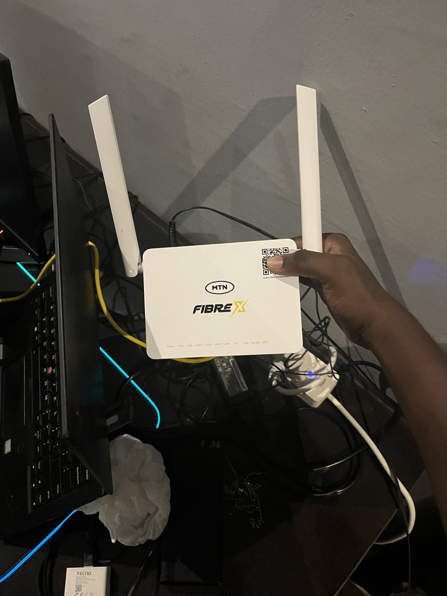 harlesh444's tweet photo. @drealstephen @MTNNG enabled agent to scam me I’ve not recovered from that yet their other agent in Abeokuta Landerin after convincing us to buy another on Saturday told us it will be installed on that and start using 
Today’s Wednesday it’s still not working the kept lying https://t.co/Heetv6xyUP