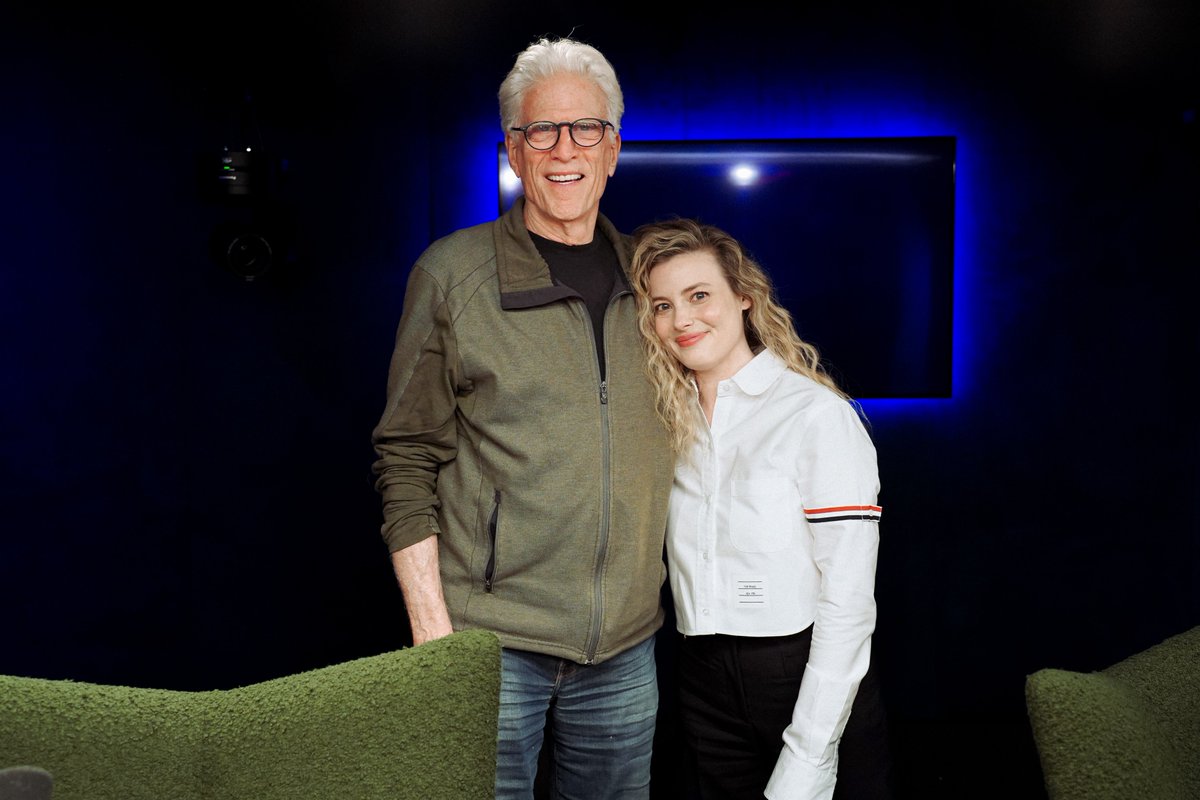 TeamCoco's tweet photo. This week on WEKYN @TedDanson sits down with Gillian Jacobs to discuss her experience at Juilliard, her new movie “The Musical,” her journalism side job, the nerve-wracking story of how she got the role of Britta on “Community,” and more. Listen: https://t.co/Qbd1N9CazW https://t.co/NOLRfgToWT