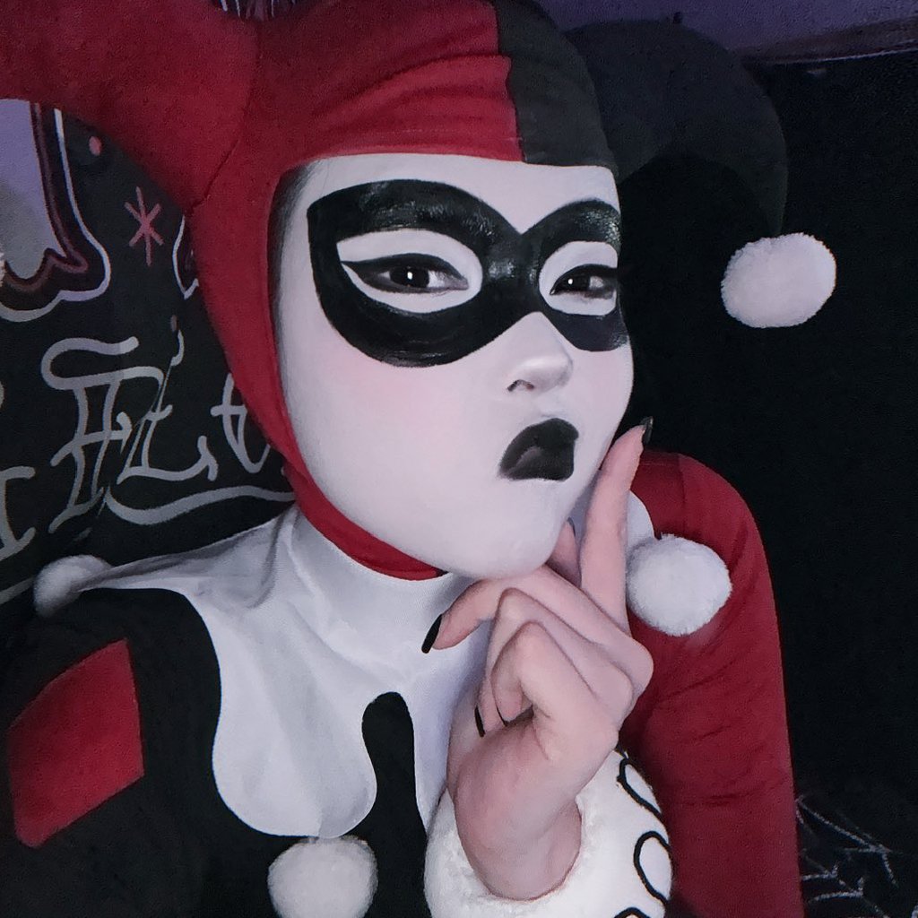 Igor_Dust414's tweet photo. @Sketchy_mallrat @Livingdead_kev Author:@Livingdead_kev
❤️🖤*
🖤❤️*
❤️🖤
🖤❤️
#DC #HarleyQuinn #Harley #Quinn #HarleenQuinzel #Harleen #Frances #Quinzel #HarleenFrancesQuinzel
#BTAS #TNBA #Batman #The #Animated #Series #The #New #Batman #Adventures
#BatmanTheAnimatedSeries
#TheNewBatmanAdventures https://t.co/69MCQ2aEbs