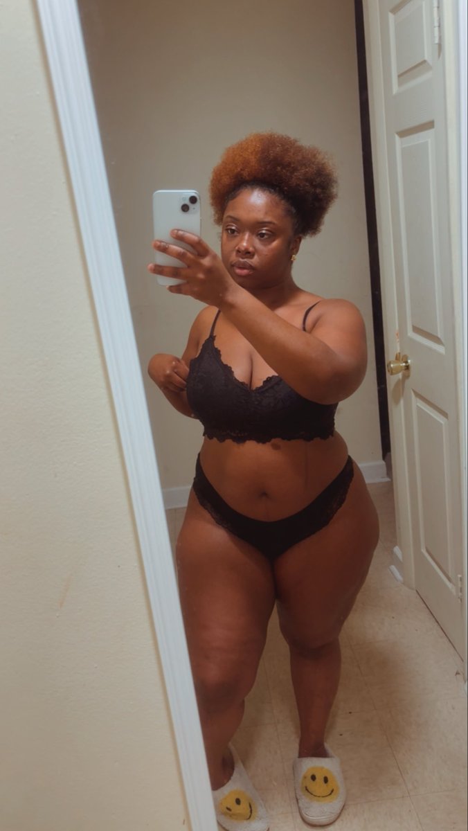 DesTheHeaviest's tweet photo. Front or back? Either way there’s a sight to see 
Subscribe: https://t.co/5VDql7QxyL

#thickasf #sc #subscribe #onlyfans #follow https://t.co/bAYQ2KMKLP