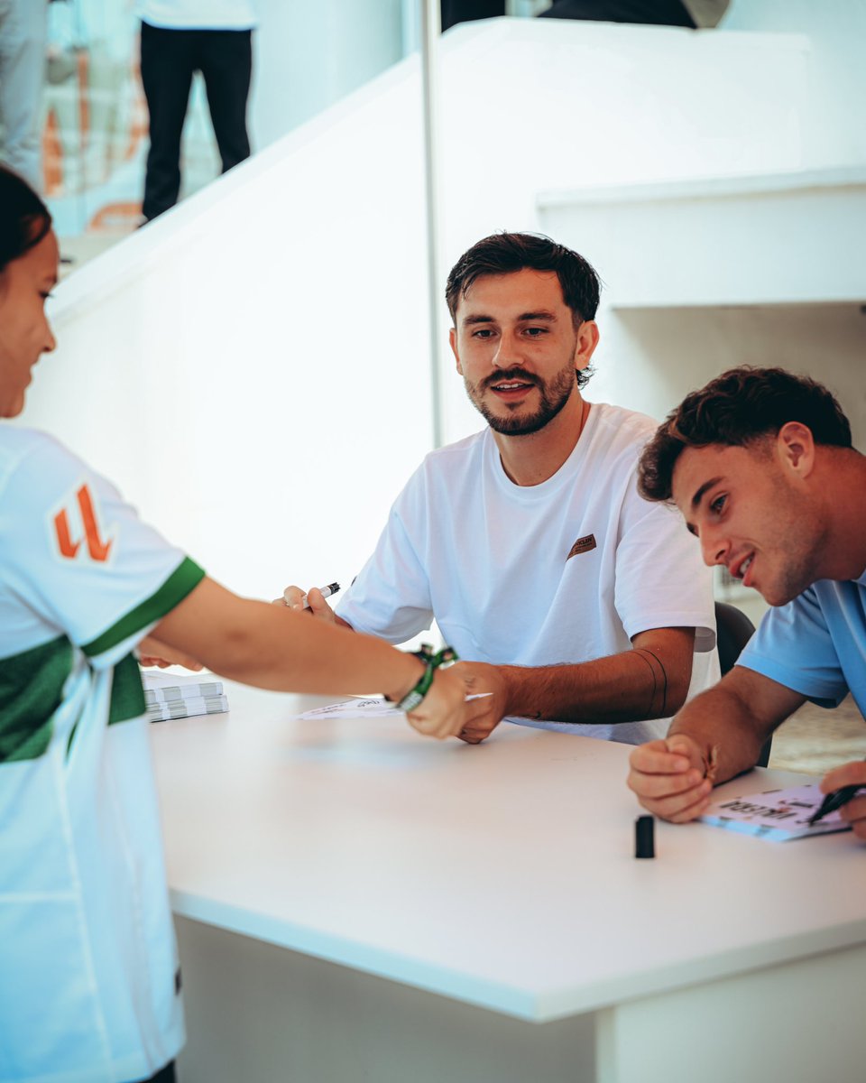 elchecf's tweet photo. POV: conoces a tus ídolos 😎💚 https://t.co/JirqDr1LW6