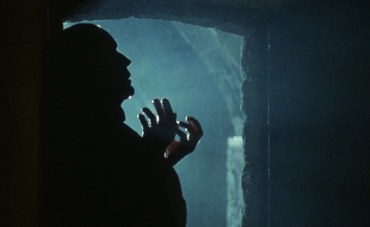 HauntedMovies's tweet photo. The Pit and the Pendulum (1991) dir. Stuart Gordon https://t.co/LFVYpwTz6I