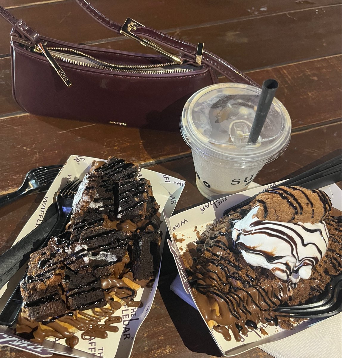 lecfatma16's tweet photo. went out with my friends today :) https://t.co/qoTbHXwX5p