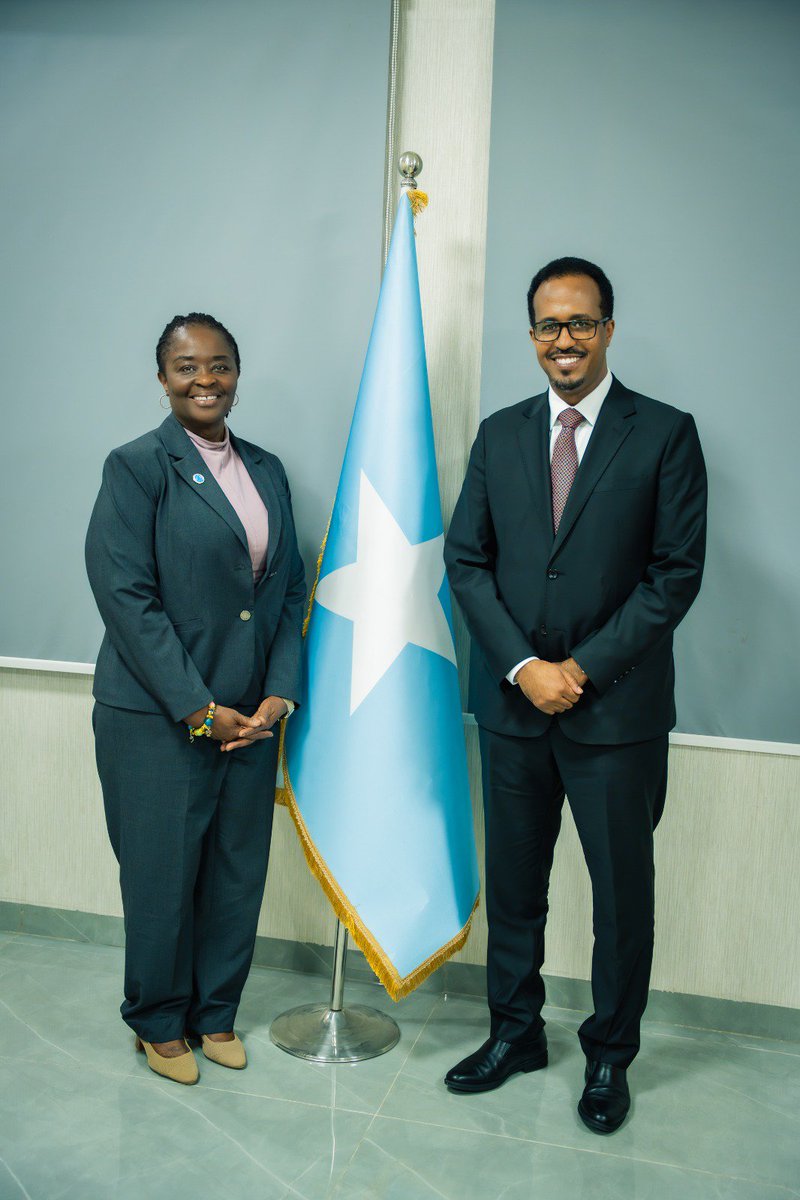 mocisom's tweet photo. The Minister of Commerce and Industry, H.E. @AmbGamal held a productive discussion with Ms. Yvonne Lokko of @UNIDO on strengthening cooperation in industrial development, with a focus on industrial zones, Special Economic Zones (SEZs) and agro-industrial development in #Somalia. https://t.co/0Hos14MNQZ