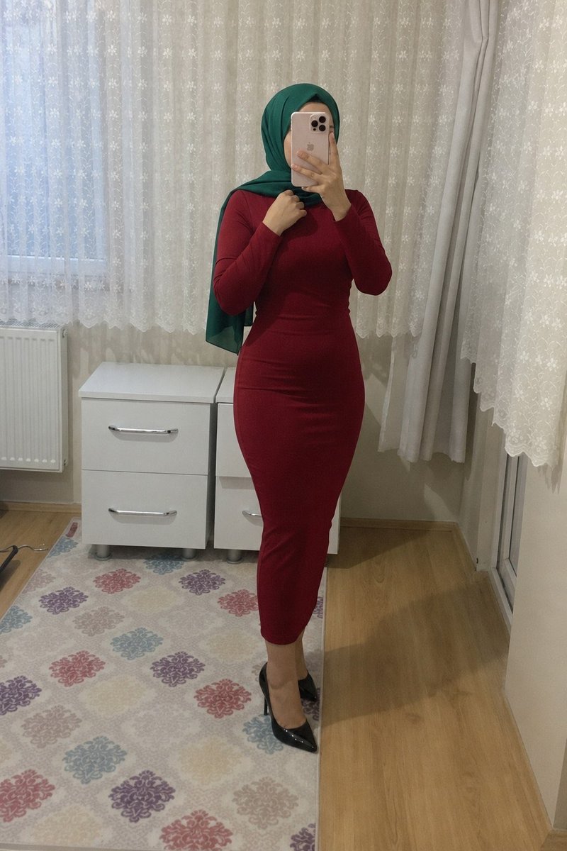azzraaaa_'s tweet photo. Biraz dar giyineyim dedim nasıl olmuşşş 😛 https://t.co/X3XaS93UJg