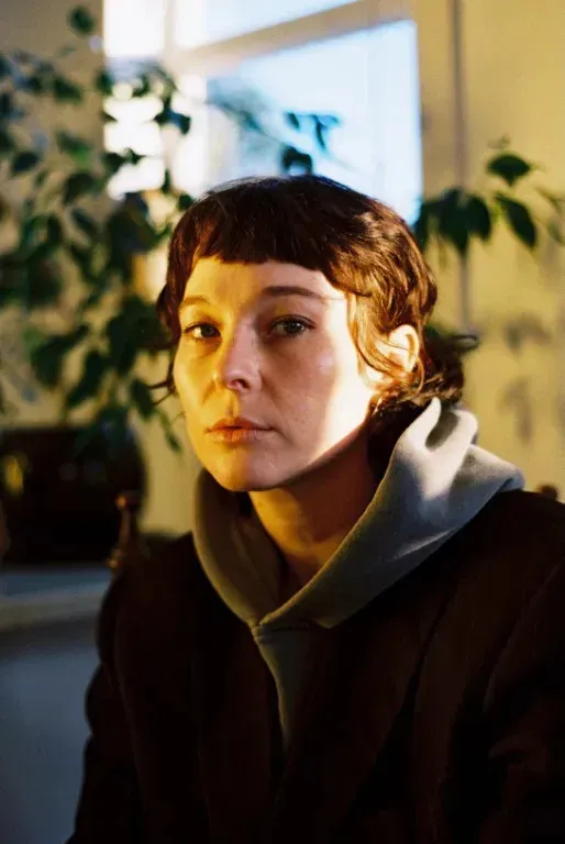 oldfilmsflicker's tweet photo. “A big part of making this film was trying to process what it was like to be a teenager from a small town, leaving for university, and meeting my community of friends &amp; queers &amp; artists”  

I spoke with Paloma Schneideman about BIG GIRLS DON’T CRY  

Read: https://t.co/0C0UaD4DPy https://t.co/fJRsAEIJqC