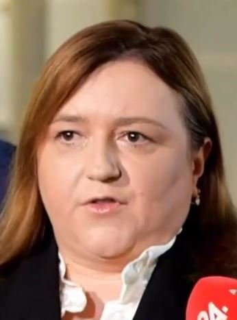 Waldekjamrog's tweet photo. Gwiazda prawicy po oderwaniu od koryta po ośmiu latach https://t.co/geLUo38UHj