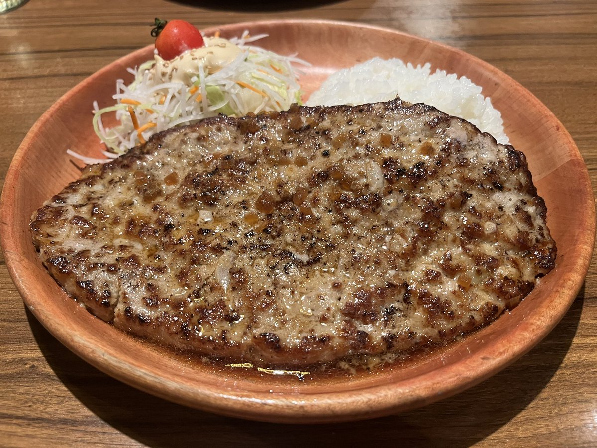 okamina_3's tweet photo. クソデカびくドン https://t.co/JNEqNrSf4L