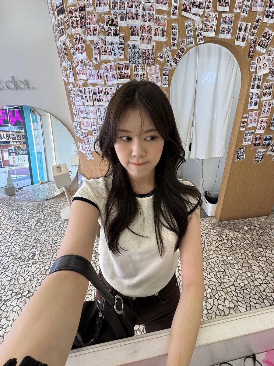 jibacklyeong's tweet photo. 양희진(00)
#지인박제 #지인능욕 #지인상납 https://t.co/iCsgobw6lf