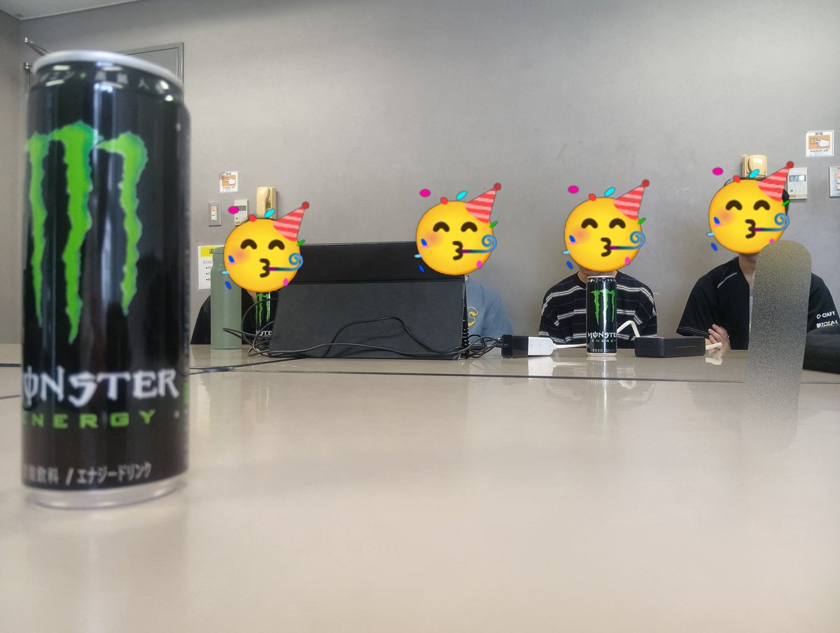 suma_brothers's tweet photo. この度、Monster Energy Japan様からエナジードリンクを提供していただきました！お陰様で立てスマの活動により集中できそうです！

ご提供していただきありがとうございました！

#cattokyo #MonsterEnergyJapan https://t.co/w0KmiX0SWv