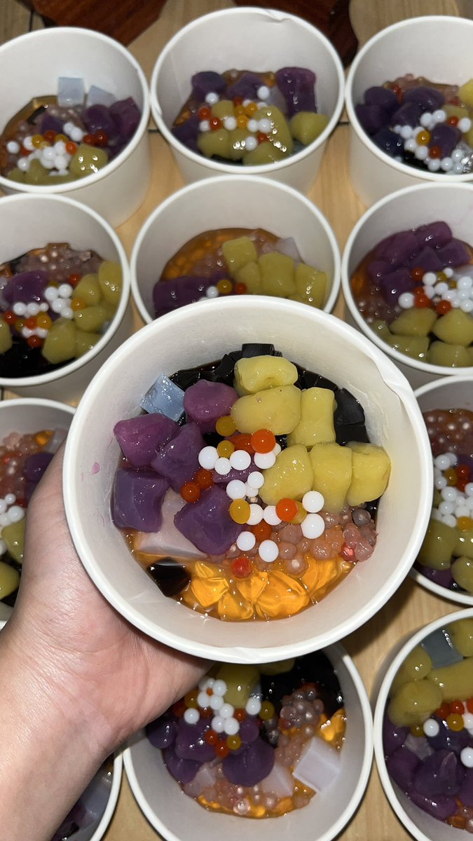 pykueater's tweet photo. READY BESOK QQ balls 🍨

isian : Ubee balls, Cilembu balls, Sagu mutiara, Tea Jelly, Cincau, Nata de Coco 

—— Only 15.000 / cup

Free ongkir Undip Tembalang

pemesanan hanya melalui https://t.co/jcGCuvOSxY

menerima pesanan danusan dan acara https://t.co/XQyLD24nqy