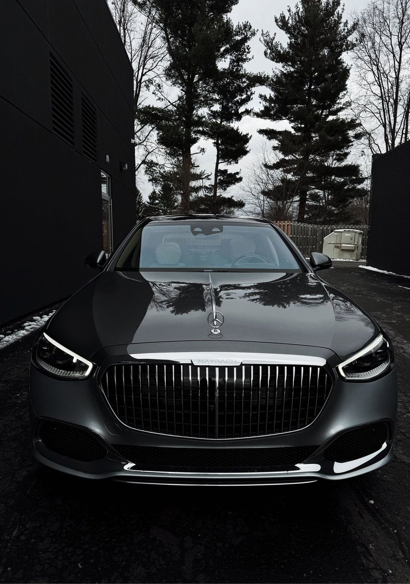 ZyroCar's tweet photo. Mercedes-Maybach S-Class &amp; Rolex Day-Date 40 Platinum https://t.co/notMW9sTnq