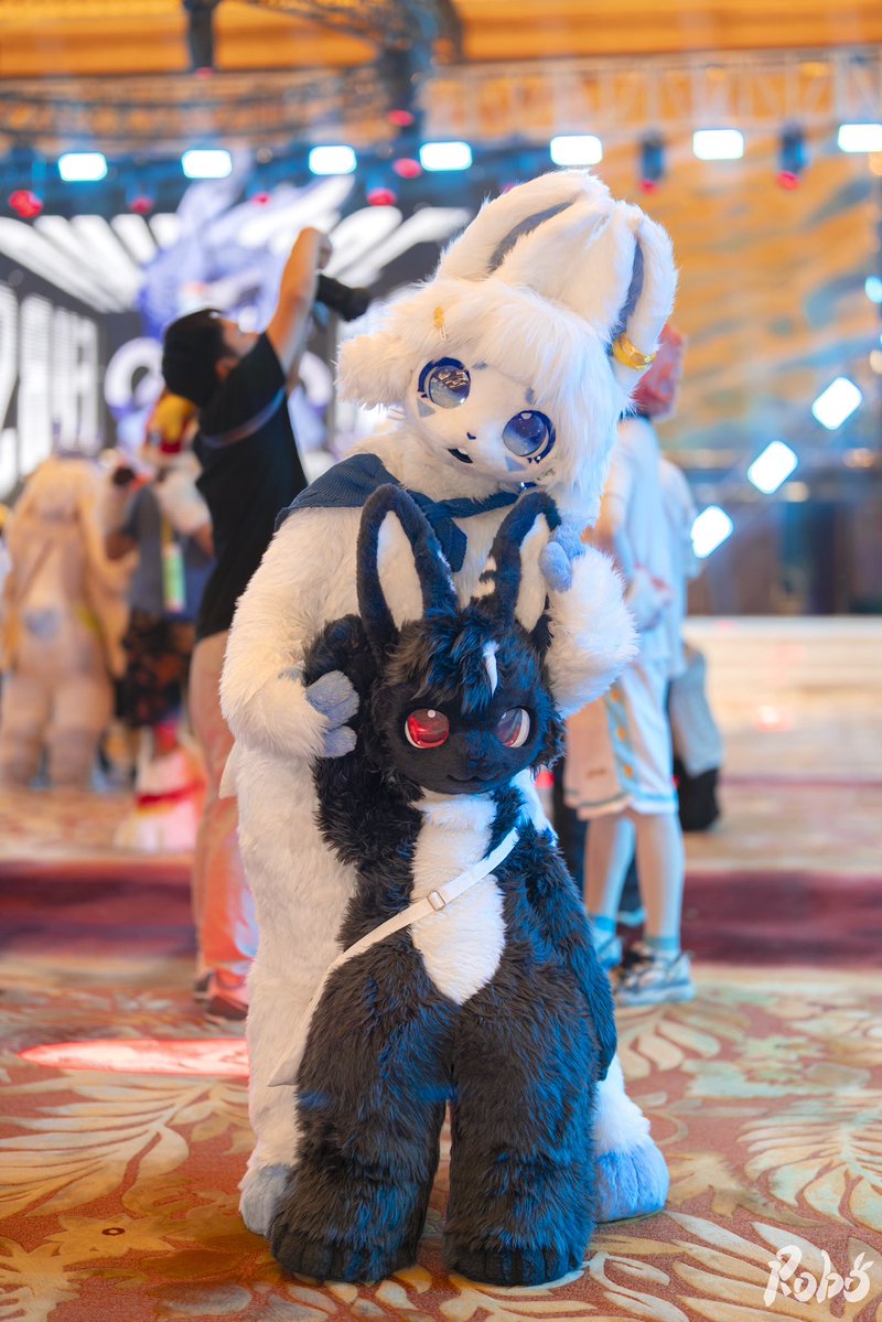 _Roborab's tweet photo. Picking a random bunny to babysit

#fursuit https://t.co/F6uvjGWiSN