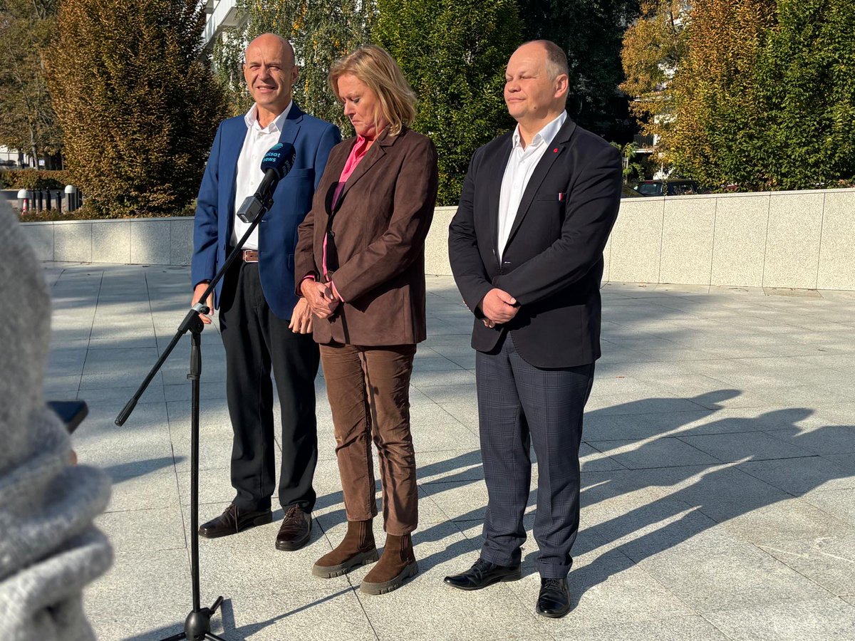 ZP_PPS's tweet photo. Renata Juszkiewicz @POHiD_pl: Jesteśmy za vacatio legis 12 miesięcy, ponieważ w ciągu kilku miesięcy sklepy nie są w stanie przygotować się i wdrożyć nowych przepisów. Dostosowanie sklepów to finalnie wyższe ceny dla konsumentów.
#briefing #IIIczytanie #UWT #handel #producenci https://t.co/Yk3X4IAhBt