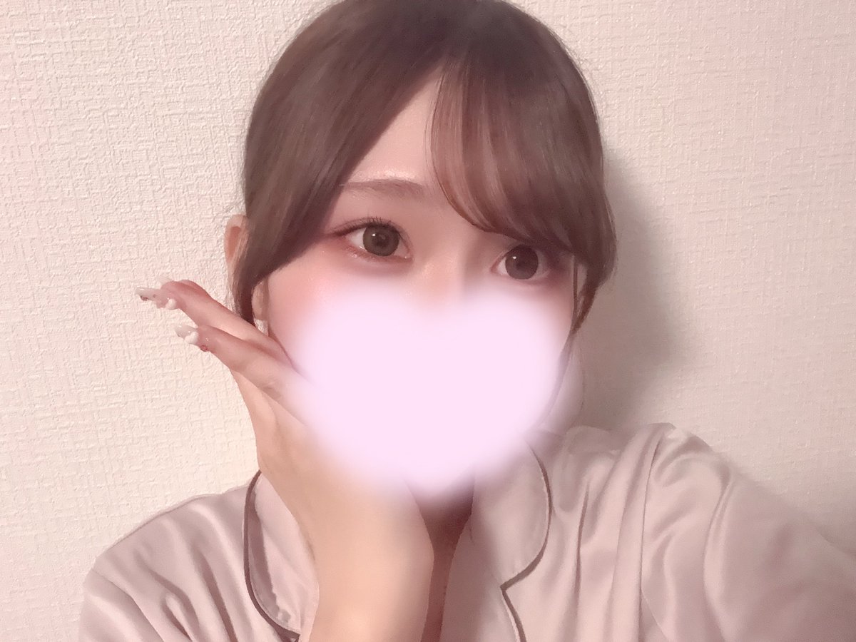 DfI8u's tweet photo. 明日8日、11ｰ22時で恵比寿ルーム出勤します🌟
今年は雨多すぎてるけど秋が長くて過ごしやすい日多くてうれしい〜🫶
ぜひえみりに癒されに来てくださいჱ̒՞ ̳ᴗ ̫ ᴗ ̳՞꒱
絶対楽しくて気持ちいい時間にします！💪🏻
ご予約お待ちしています> ̫<♩ https://t.co/RcdBu6DeM9