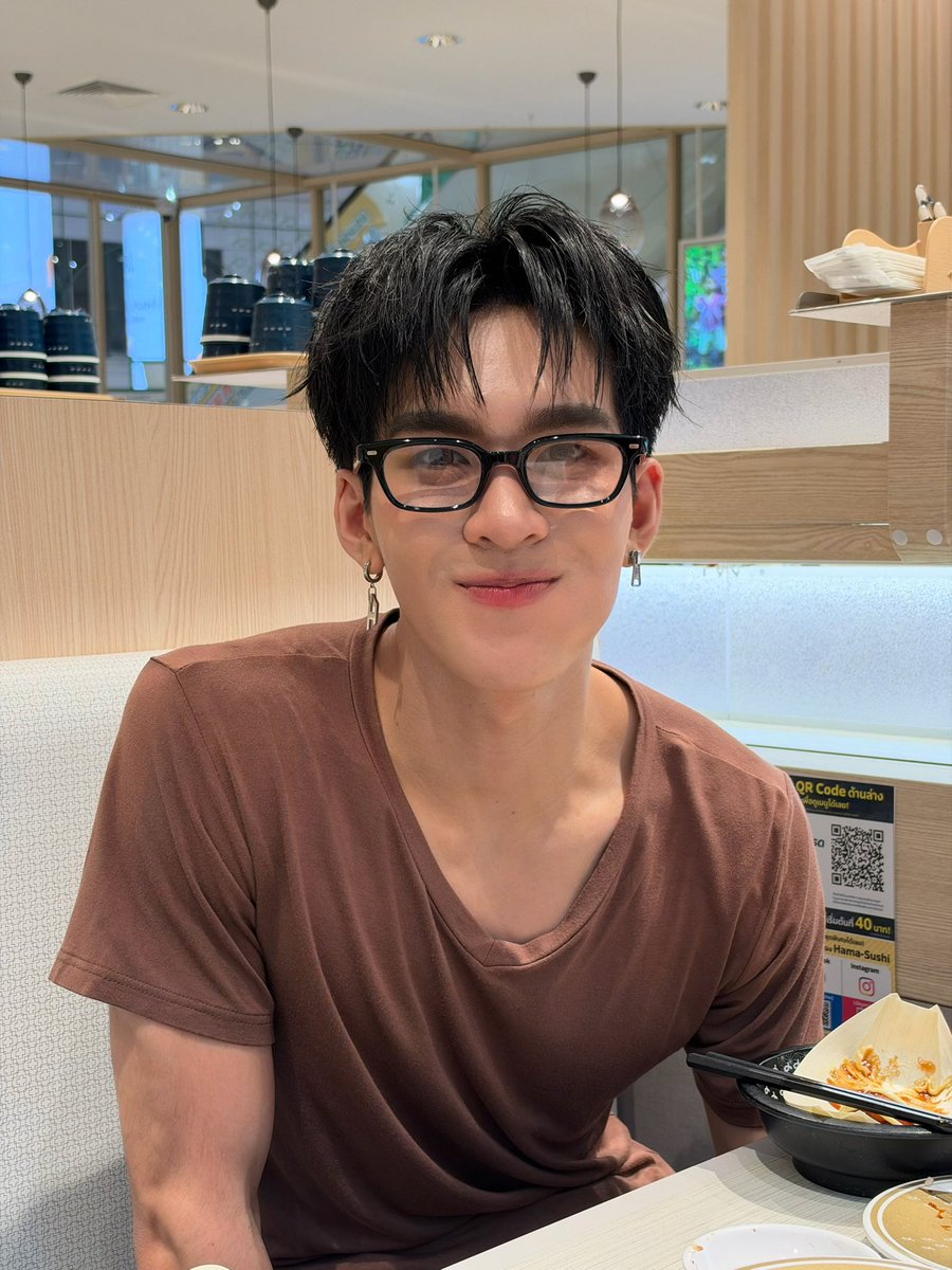 Auautnp's tweet photo. ญี่ปุ่นมาเเล้วววว #auautnp https://t.co/pe8luu1ruA