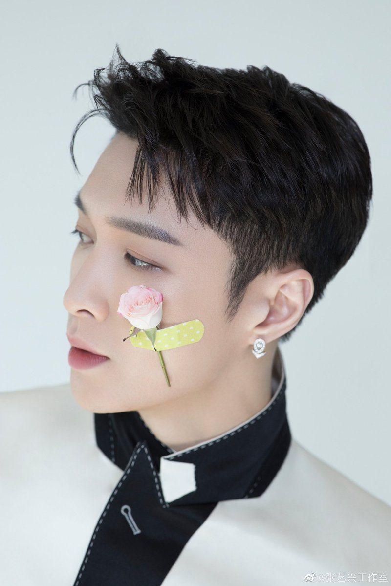 yixingsoIos's tweet photo. HAPPY BIRTHDAY YIXING 🥳 I love you sooooo much and I’m so proud of you 😖💖 so grateful for all your good music and acting projects and can’t wait for more ‼️ #HappyLAYDay https://t.co/qti1cHunZ0