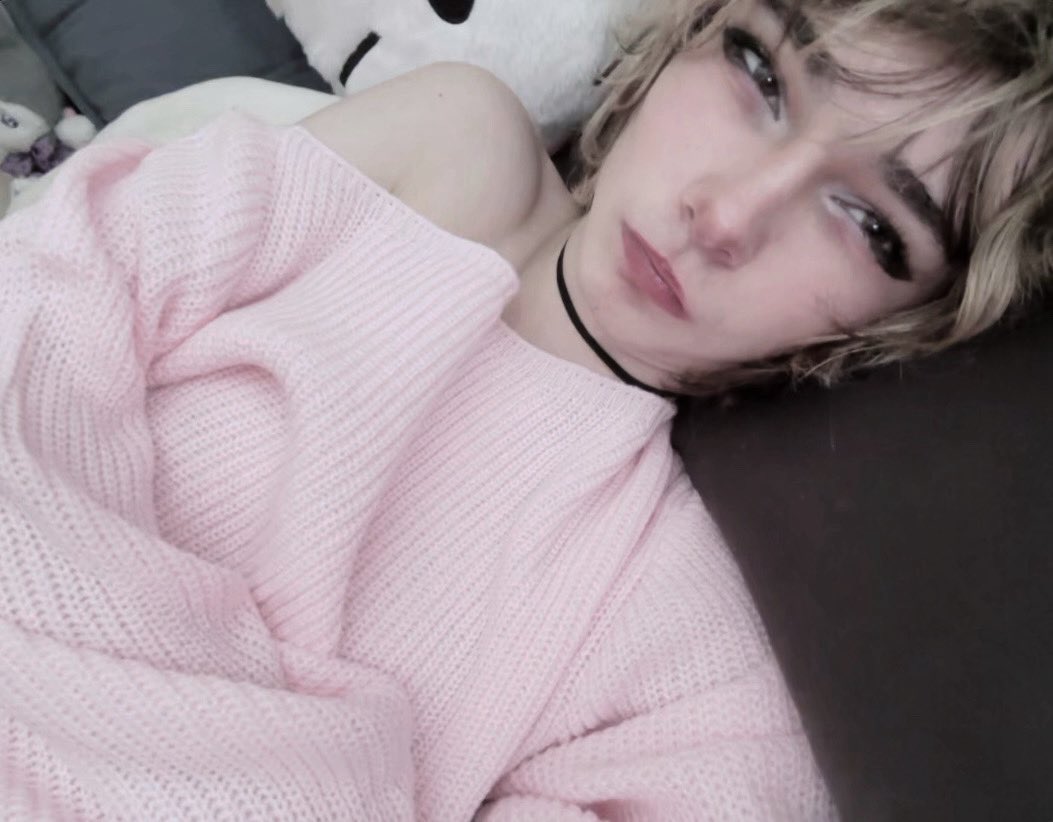 lofiibun's tweet photo. craving 50 bucks and a dr pepper rn ugh #femboy https://t.co/1kp83iRbit