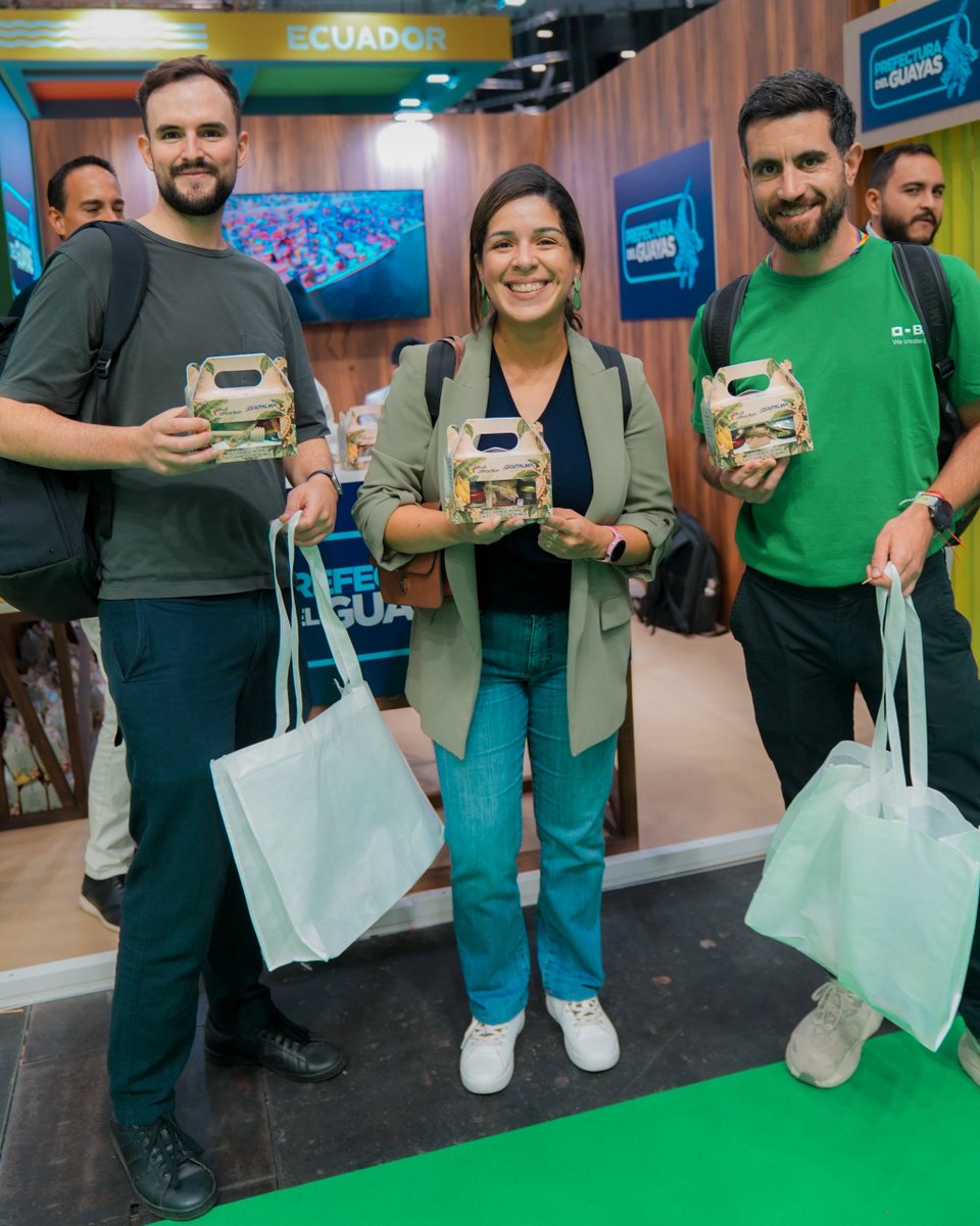 EncaladaVCarlos's tweet photo. En el segundo día de Fruit Attraction Madrid 2026 seguimos generando oportunidades para nuestros emprendedores del Guayas.

Estuve presente en el stand de Ecuador, conversando y creando conexiones que permitan abrir nuevas puertas para sus productos y acercarlos a nuevos mercados.

Seguimos trabajando para que lo que producimos en Guayas llegue cada vez más lejos.