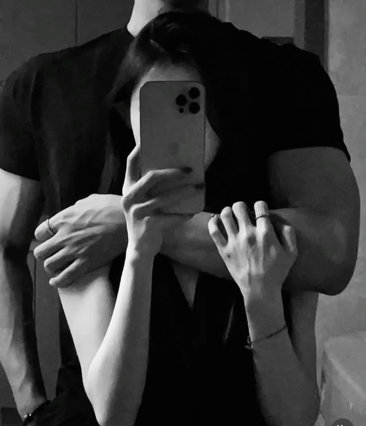 Dea_rGentleman's tweet photo. My world in my hands https://t.co/gdt0HNtiwW