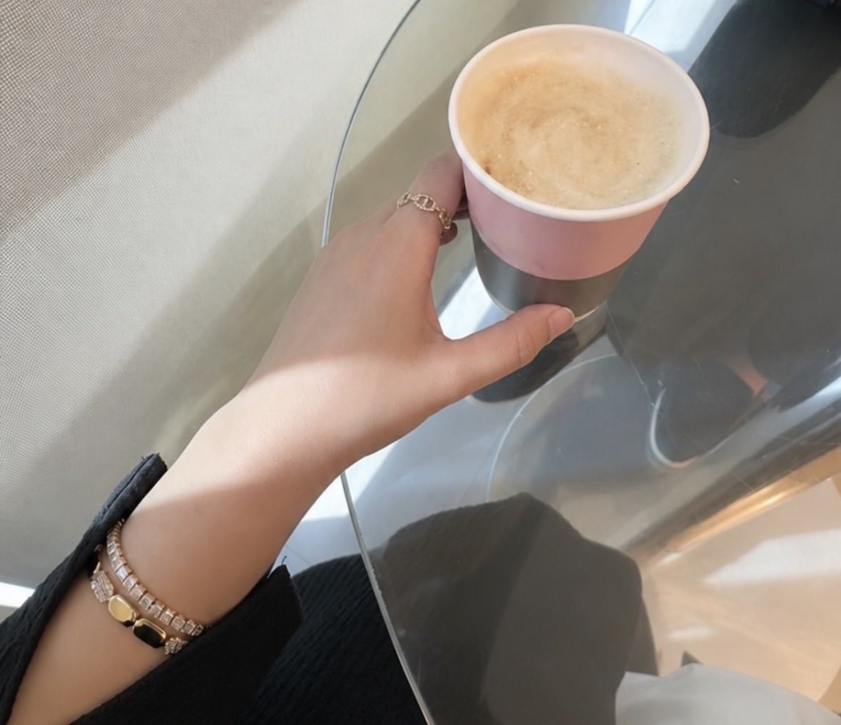 Aaawasyv's tweet photo. كبتشينو اليوم🌷🎀💗✨ https://t.co/pEEmGbXTZj