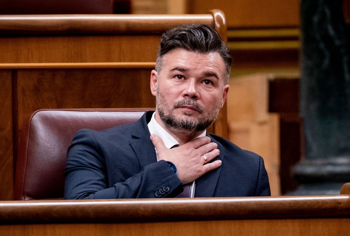 RubenHood15M's tweet photo. Se rumorea que Gabriel Rufián estaría pensándose dar el salto para presentarse en las próximas elecciones generales en un frente amplio.

¿Será verdad? ¿Le darías tu voto? https://t.co/EmEQeQrTF4