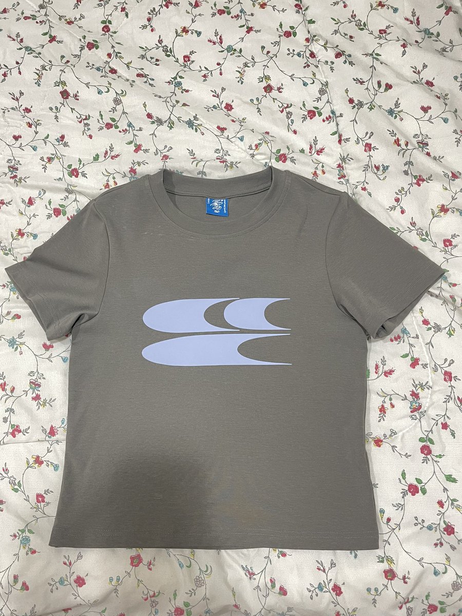 Kvtaeta's tweet photo. Cryingcenter babytee size L ใส่1ครั้ง มีอปก.ครบ 
🏷️420.- 

#ส่งต่อเสื้อผ้า #ส่งต่อเสื้อผ้ามือสอง #เสื้อผ้ามือสอง #ส่งต่อcintage #ส่งต่อเสื้อผ้ามือ2 #ส่งต่อstylist #ส่งต่อvghbkk #cryingcenter #riley #virginx https://t.co/MMg5AmJKeF