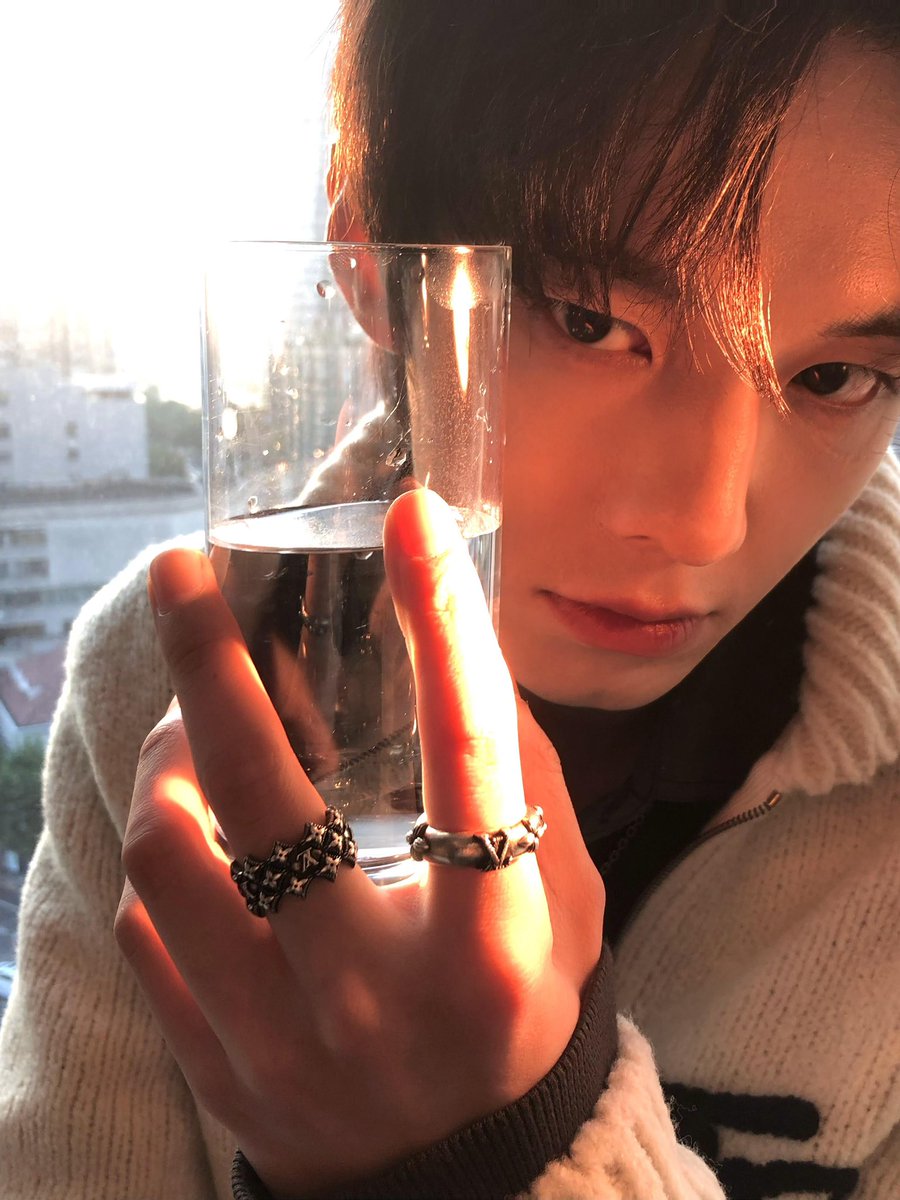 1k_happy_'s tweet photo. 261007 하여 샤오홍슈 

🍂

#하여 #何与 #HeYu https://t.co/GGOQZIWQpS
