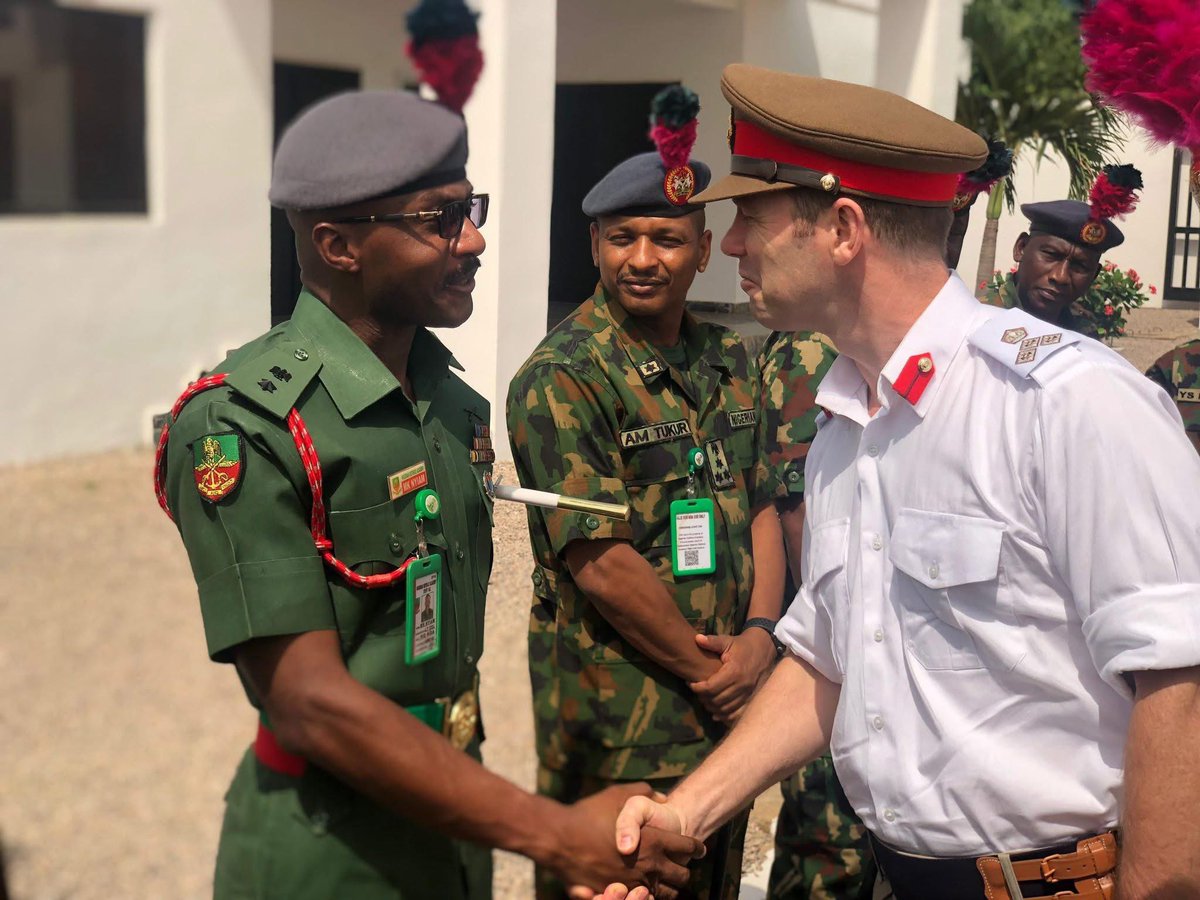 Answrites_'s tweet photo. When it comes to Packardity leave it for the Nigerian Military. Check this photo and see 😊🇳🇬 https://t.co/LmyjUMx14H