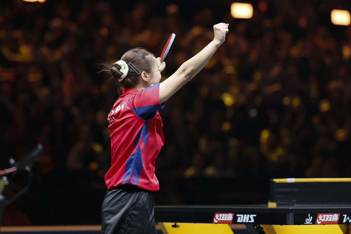 CGTNSportsScene's tweet photo. "It's the best win for me."🥹
-🇹🇭Orawan Paranang stuns world No.1 Sun Yingsha 3-1 to reach #ChinaSmash last 16.

🙌"She is the ONE player I want to compete with. I think everyone wants to because she is the BEST. There's no chance—it's not easy to play against her."
#TableTennis https://t.co/g28mEKsDlE