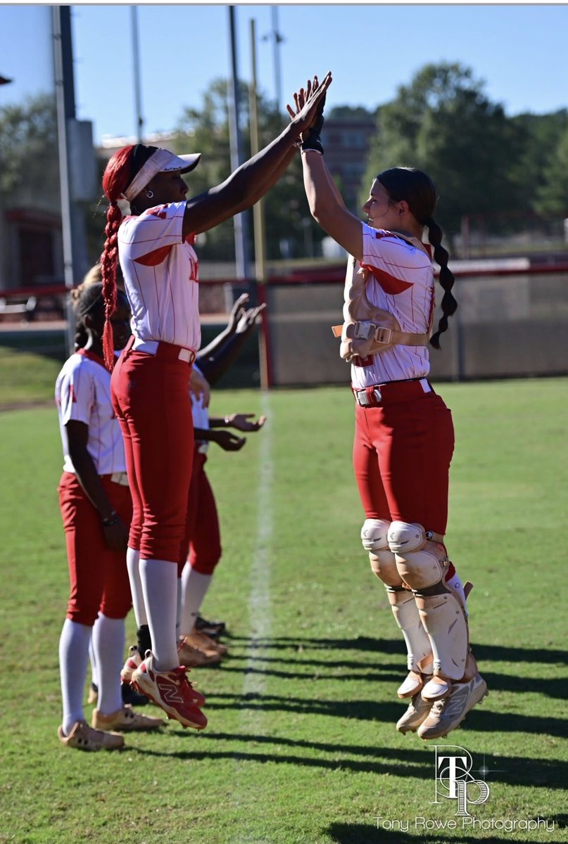 CayleighAlise's tweet photo. @archersoftball are the Region Champs!!!
I ended regular season with a 1.5 ERA and over 80 strikeouts. My team and I are not done yet. #jobnotdone #softball #PutGod1st #rememberthename #curinton #statebound #pitchinghighlights @LineDsoftball @D1Softball @MSPtakeover https://t.co/UstTuVsWa0