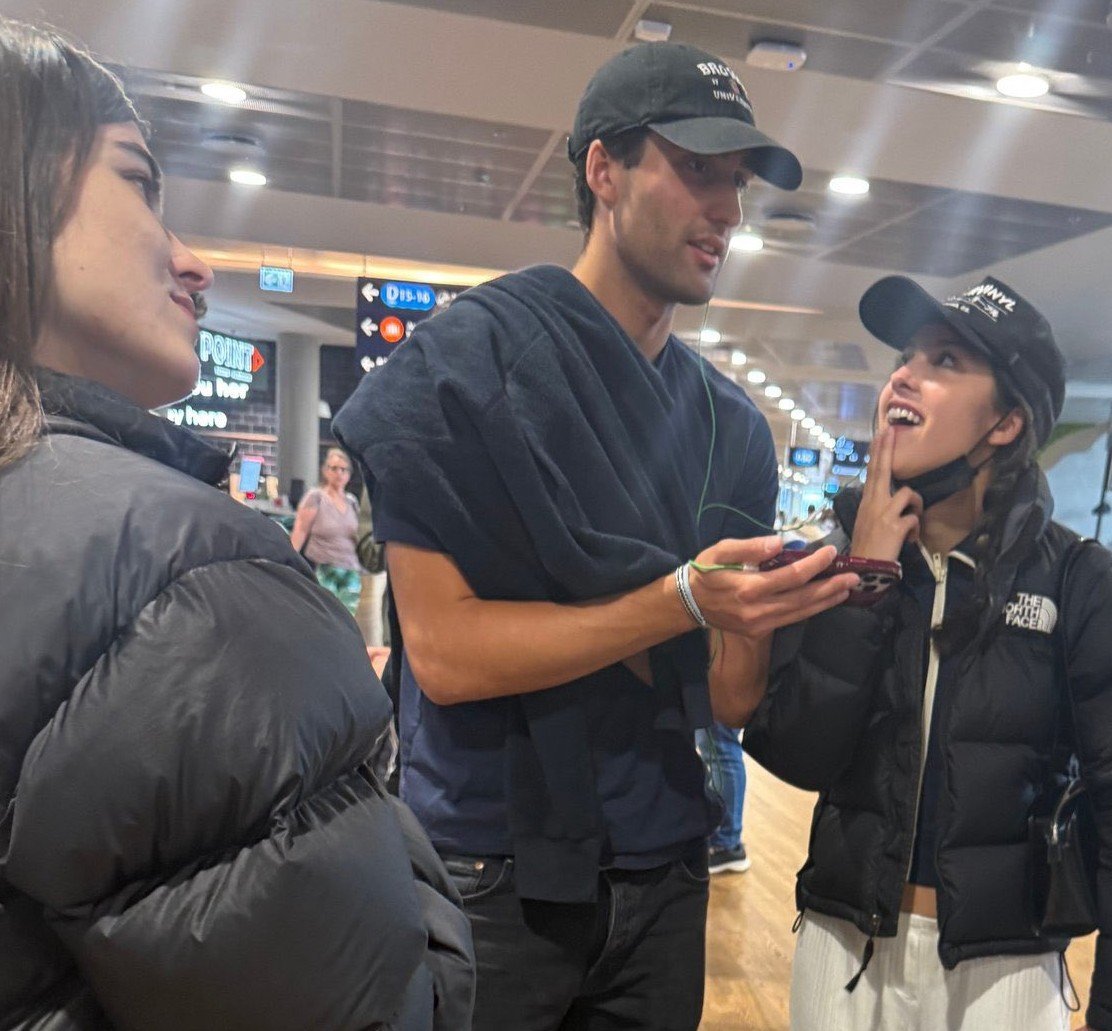 henryinlavender's tweet photo. Mind you this was her gagging over a zionist finance guy that leads one of the significant Israeli projects at the PUBLIC airport jajajaja https://t.co/iCTiQZoGgI