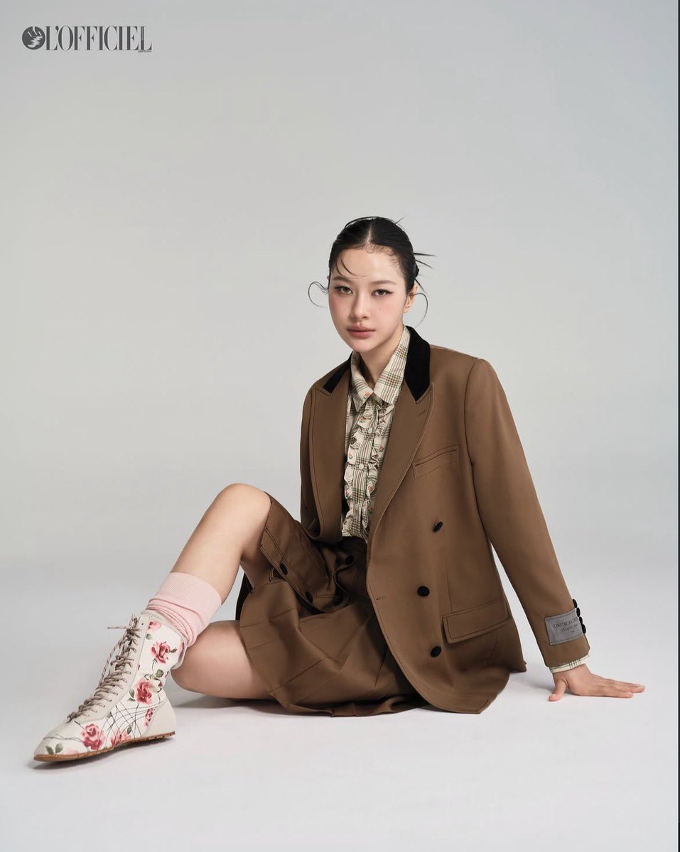 wheeinmybrain's tweet photo. i’m so amazed at how she explores different hairstyles in the same photoshoot AND vastly different styles too 🫪

FASHION ICON FR ✨

#OnitsukaTiger
#MilkPansa #mimiv https://t.co/AkdR9AjYfD