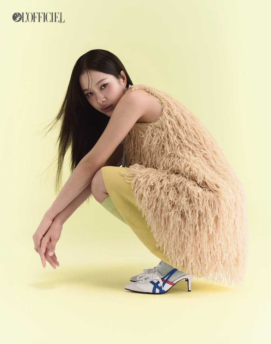 wheeinmybrain's tweet photo. i’m so amazed at how she explores different hairstyles in the same photoshoot AND vastly different styles too 🫪

FASHION ICON FR ✨

#OnitsukaTiger
#MilkPansa #mimiv https://t.co/AkdR9AjYfD