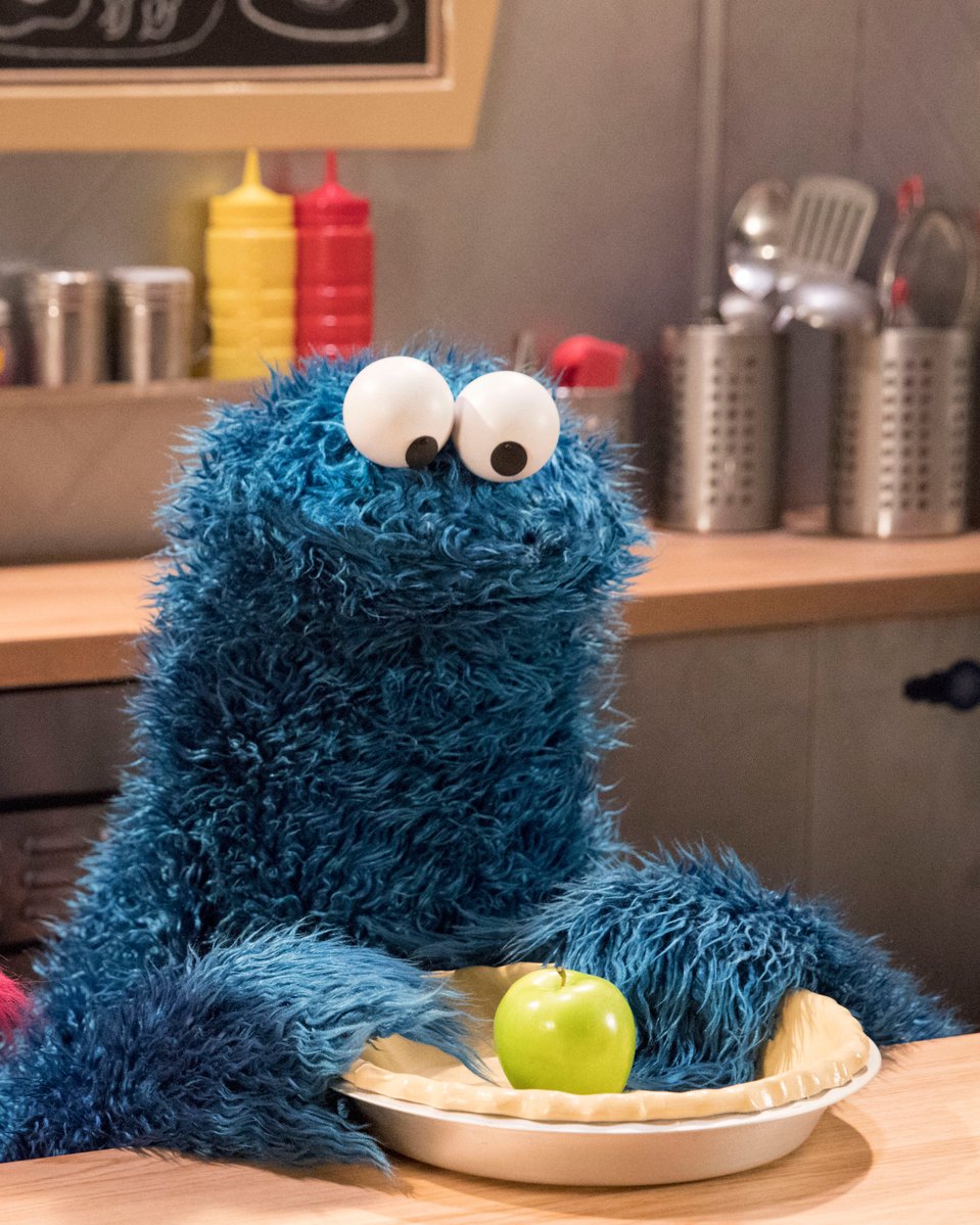 sesamestreet's tweet photo. Cookie Monster is ready for apple pie season! 🍎🥧 https://t.co/kJ76jG3ZbL