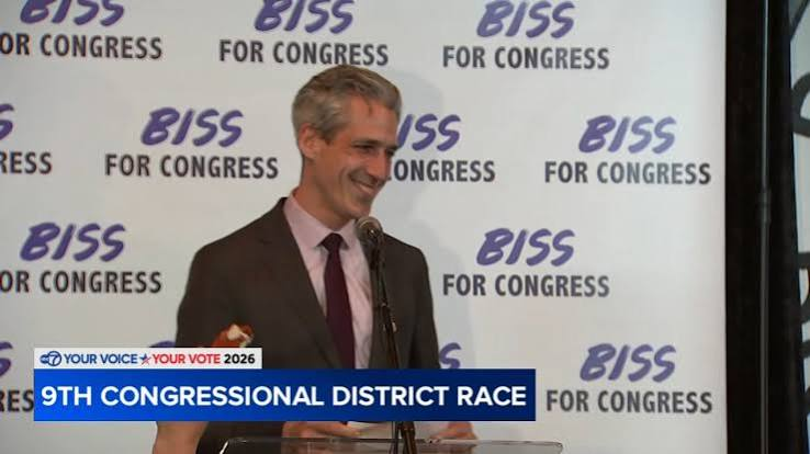 BrianCostin's tweet photo. Evanston Mayor Daniel Biss is preparing to leave for Washington.

The fiscal handoff in Evanston is a nightmare. The new budget proposes:

🏠 City/Library property-tax levy: +8.9%
🚰 Water rates: +25%
💰 Proposed spending: $349 million
📈 Streaming tax proposed
📈Rideshare/Uber/Lyft tax proposed
📈Natural-gas use tax up 
📈Single-use bag tax up
📈Waste-pickup fees up

Biss resigns Oct. 18. Evanston taxpayers get the bill. https://t.co/MM2Onh8F3y