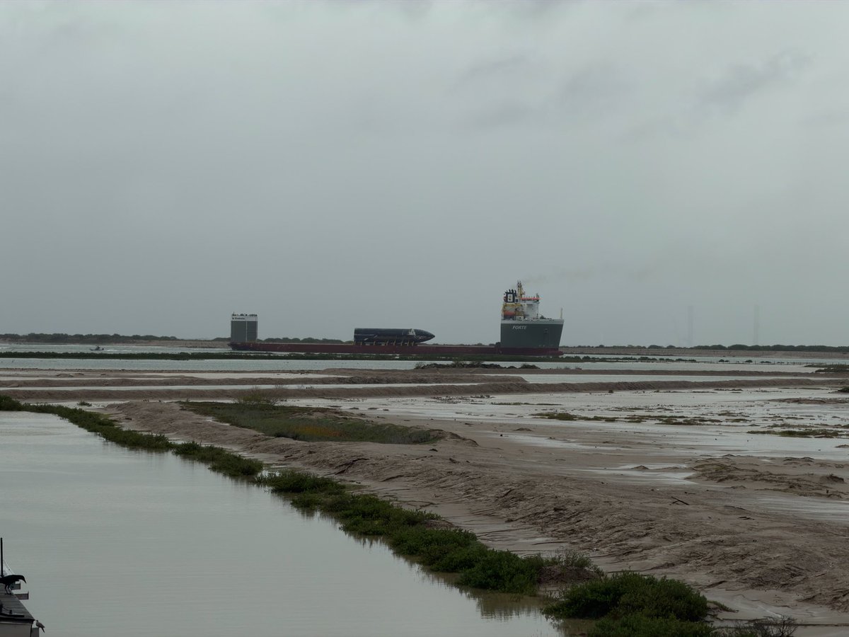 willstarbase's tweet photo. some more pics of Ship 40 coming into port, the first-ever successful return of a Starship to Starbase, TX. Go @SpaceX! 🚀 https://t.co/Db0RKtUPL5