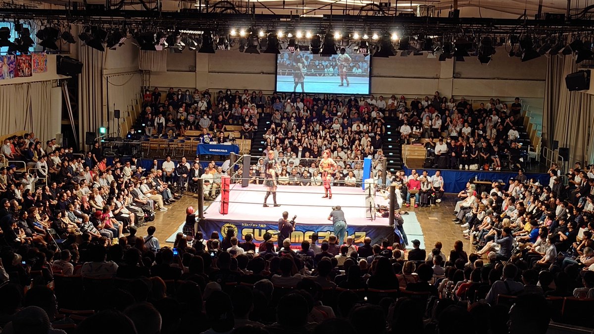 iijimamakoto485's tweet photo. #SUGAMOプロレス
9.25初の #後楽園ホール 大会
#とちぎテレビ 特集

放送1週間延期されましたが
お待たせしました🔥
10/8㈭夜9時〜
#とちテレNEWS9
キャスターがゆく！で‼️

遠い昔の感覚w
あの興奮が蘇る
50代会長の挑戦！
メンバーの活躍も！ https://t.co/HeEXXbeYFg