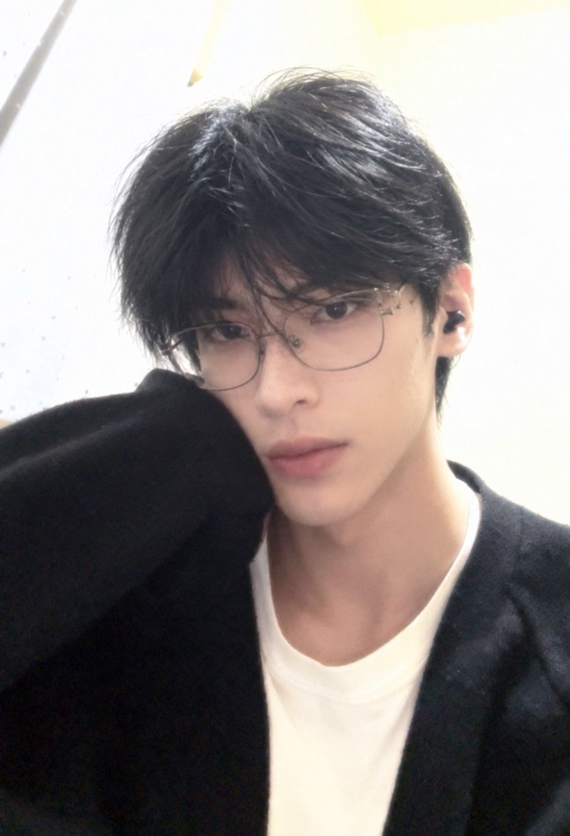 8tyz0b's tweet photo. 天氣變冷啦 大家要多穿點啊！ https://t.co/8sckcT5cjP